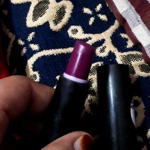 Elle 18 Color Pop Matte Lipstick|| W14|| Berry