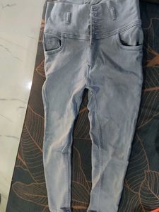 Gray High-Waisted Jeans