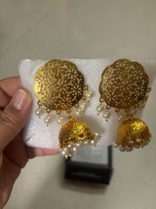 🆕 “ZAVERI PEARLS” Gold Tone Cut-work Jhumka