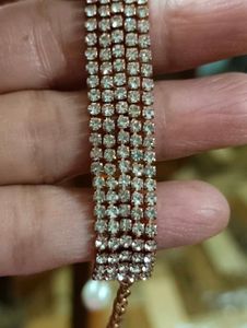 Sparkling Crystal Women&#39;s Watch