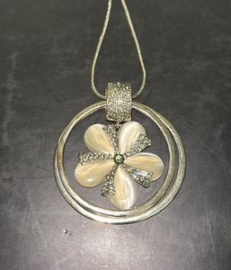 Flower Pendant With Modern Earings