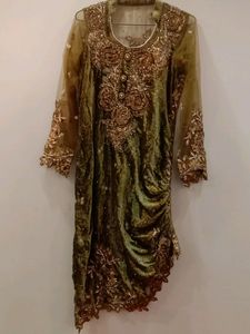 Women Ethnic Partywear Velvet Kurtie