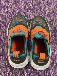 SKECHERS UK 12