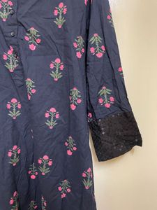 Black Kurti