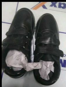 SchoolHop Black Shoes