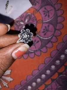 4 Silver Metal Nose Pin And 1 Golden Nose Pin (Maharashtrian)