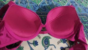 Victoria&#39;s Secret rose color bra