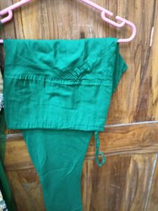 GentlyUsed Elegant Cream&amp;GreenEmbroidered KurtaSe