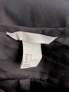 H&amp;M Black Solid Tops