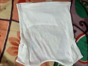 White Sleeveless blackless Top