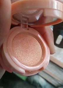 Triple Shade Blush / highlighter/ eyeshadow Palett