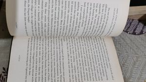 Twilight Saga 3 Books - Twilight , New Moon , Breaking Down