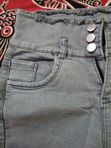 New Denim Hot Pants 🩳 For Women. Grey In Colour