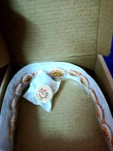 Traditional Indian Maangtik And 4 Rubber Band