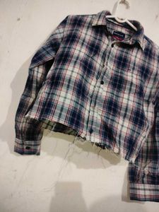 Trendy Cropped Plaid Shirt