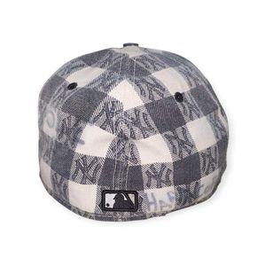 New Era NY Yankees 59FIFTY Plaid Cap - Size 7 1/2&#34;