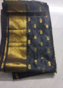 Elegant Black &amp; Gold Saree
