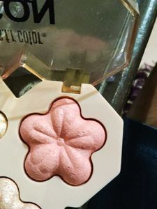 s. f. r color baked powder highlighter palate