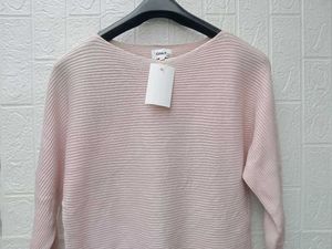 New with tag Pinterest Korean peach pullover