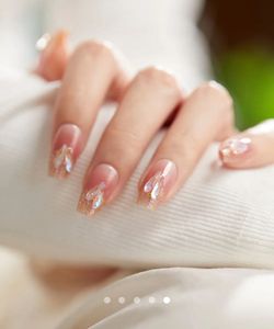 New Press-On Nails With Serum, Scrunchie And Pouch