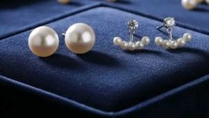 Elegant Pearl &amp; Crystal Earrings