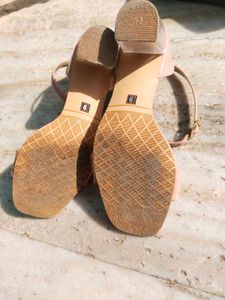 Donear Peach Block Heels Used Size 6