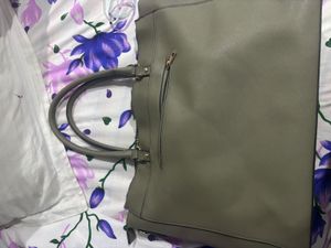 Elegant Tote Bag with laptop sleeve