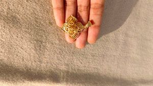 Combo Of Two Golden Pendants ✨️ ❤️