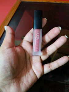Huda Beauty Liquid Matte Lipstick