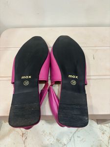 “Max” Solid Slingback Sandals (almost 🆕)