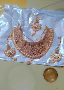 Stylish Choker Set With Earings And Mang Tikka