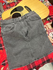 H&amp;M Divided Grey Wash Skirt