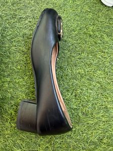 Tory Burch Close Toe Pum Hill