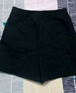 Black Urbanic Skorts