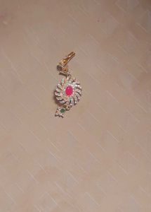 Manga Tikka With Saree Pins