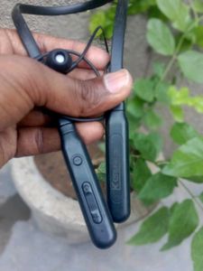 KGENIUS Wireless Neckband – Excellent Condition