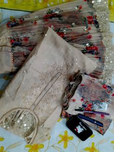 IT IS A SAHARA ELEGANT OUTFIT