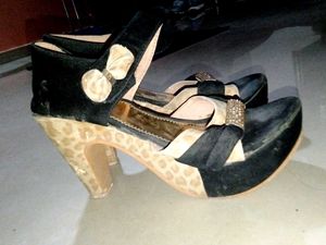 Stylish Heeled Sandals
