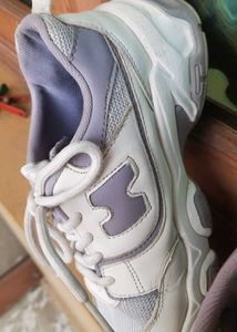 White &amp; Lavender Sneakers woman  ;,,
