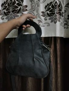 Stylish Handbag with Shoulder Strap