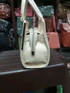 Elegant Premium Quality Handbag 👜