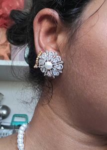 Reena Ad Pearls Neckset