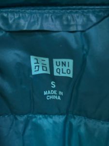 Uniqlo Teal Lightweight Puffer Vest
