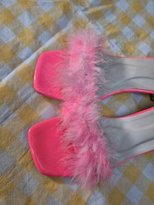 Faux Fur Pink Sneak-a-peek Heels 👠