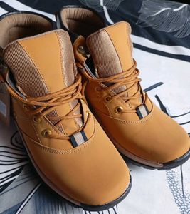 New Men Brown Boot Size 9