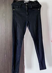 Women Black Skinny Jeans