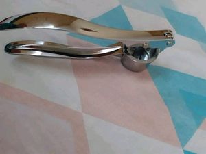Garlic Crusher - Stainless Steel