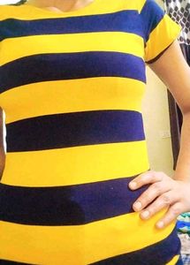 Women&#39;s Round Neck Striped T-shirt
