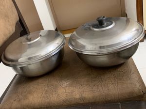 Combo Of Two Serving Bowls With Lids
