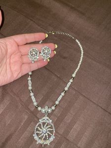 Elegant Pearl Necklace Set